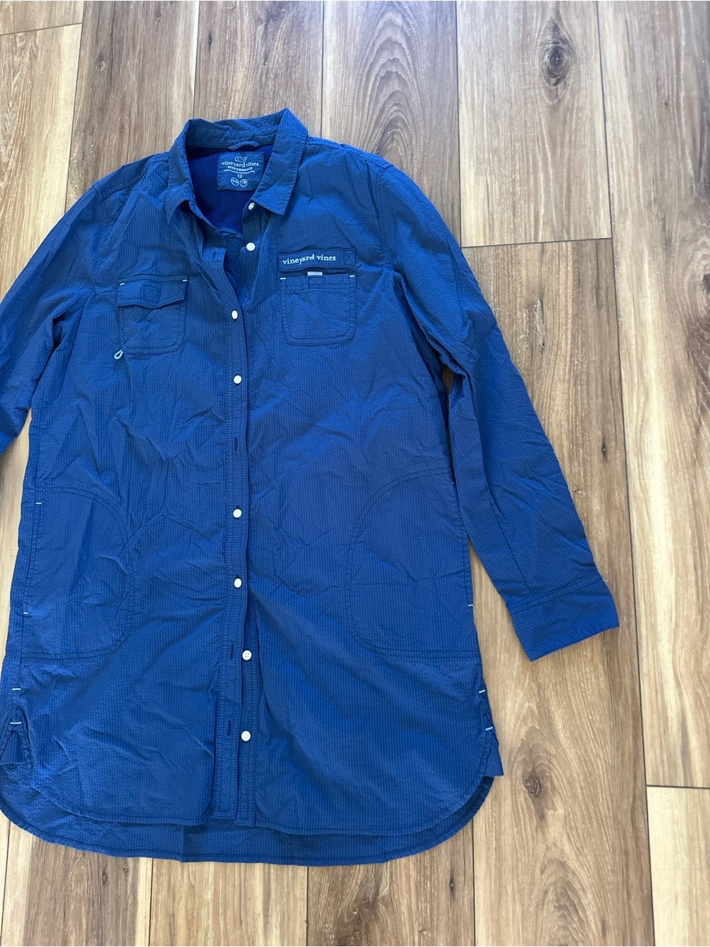 Vineyard vines womens harbor seersucker shirt cover up size 12 - Picture 2 of 5
